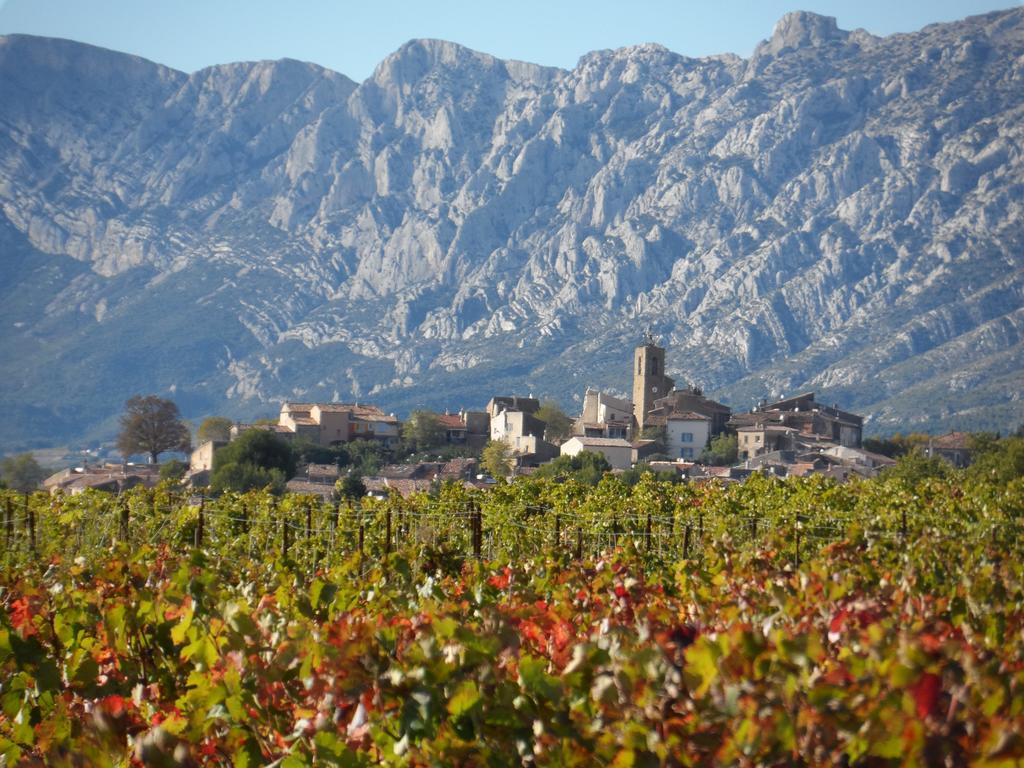 Place Du Chateau Pourrieres Dış mekan fotoğraf