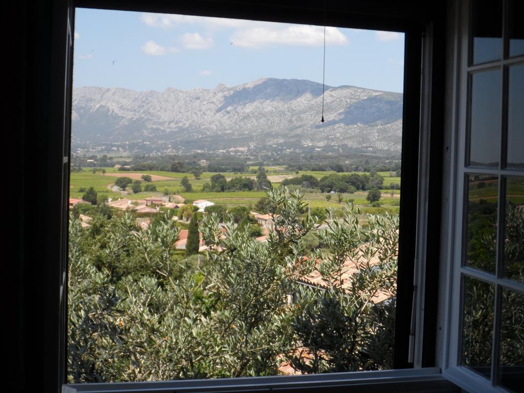 Place Du Chateau Pourrieres Dış mekan fotoğraf