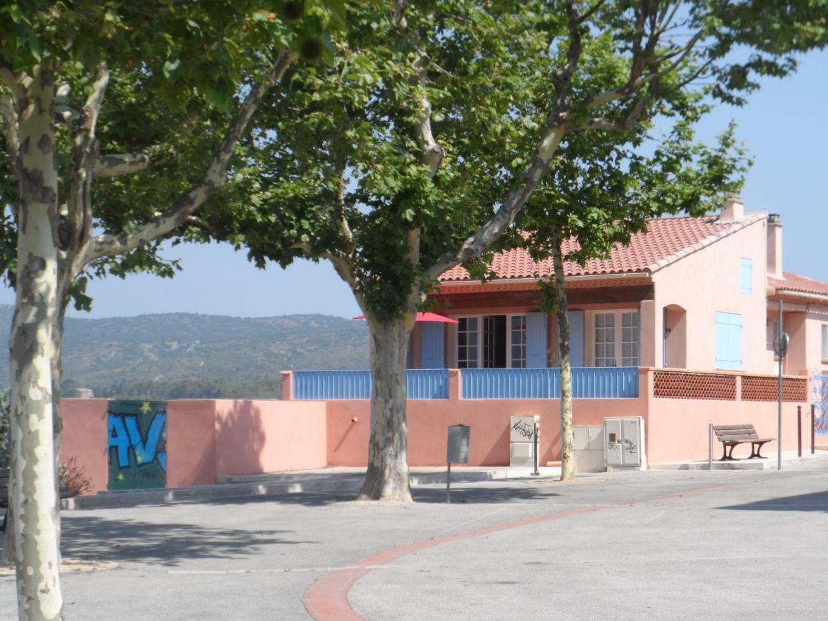 Place Du Chateau Pourrieres Dış mekan fotoğraf